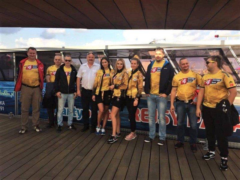 Ekipa RMF 4RACING Team na pokładzie Party Boat